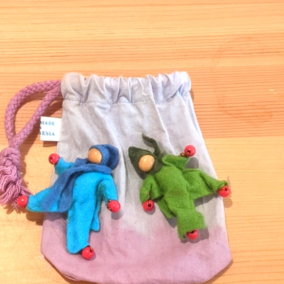 Vintage Handcrafted poseable Amish Dolls in handcrafted bag drawstring Pouch - Picture 6 of 16